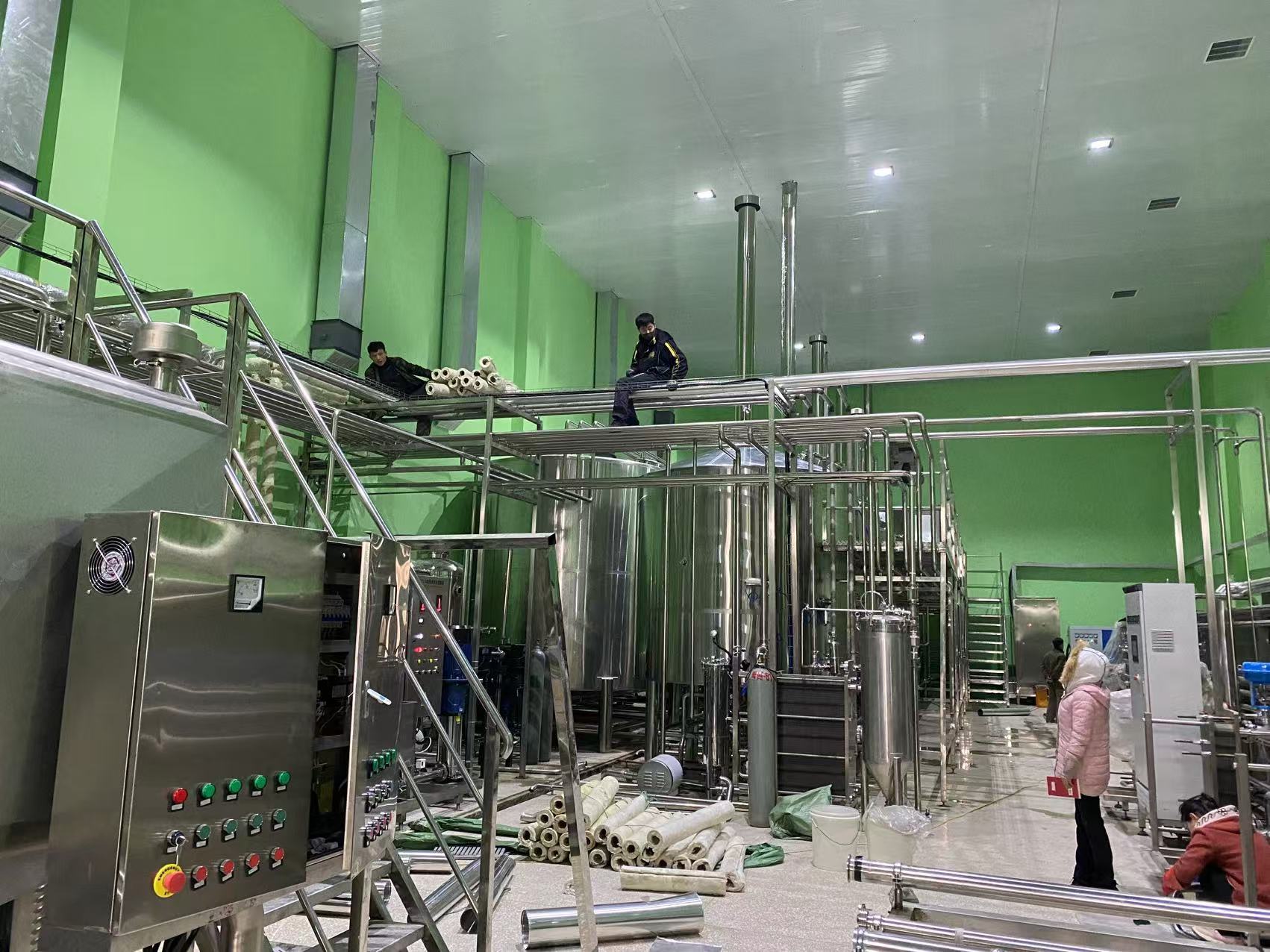 兴平精酿啤酒设备厂—精酿啤酒设备制造：传承工艺与创新科技的交融
